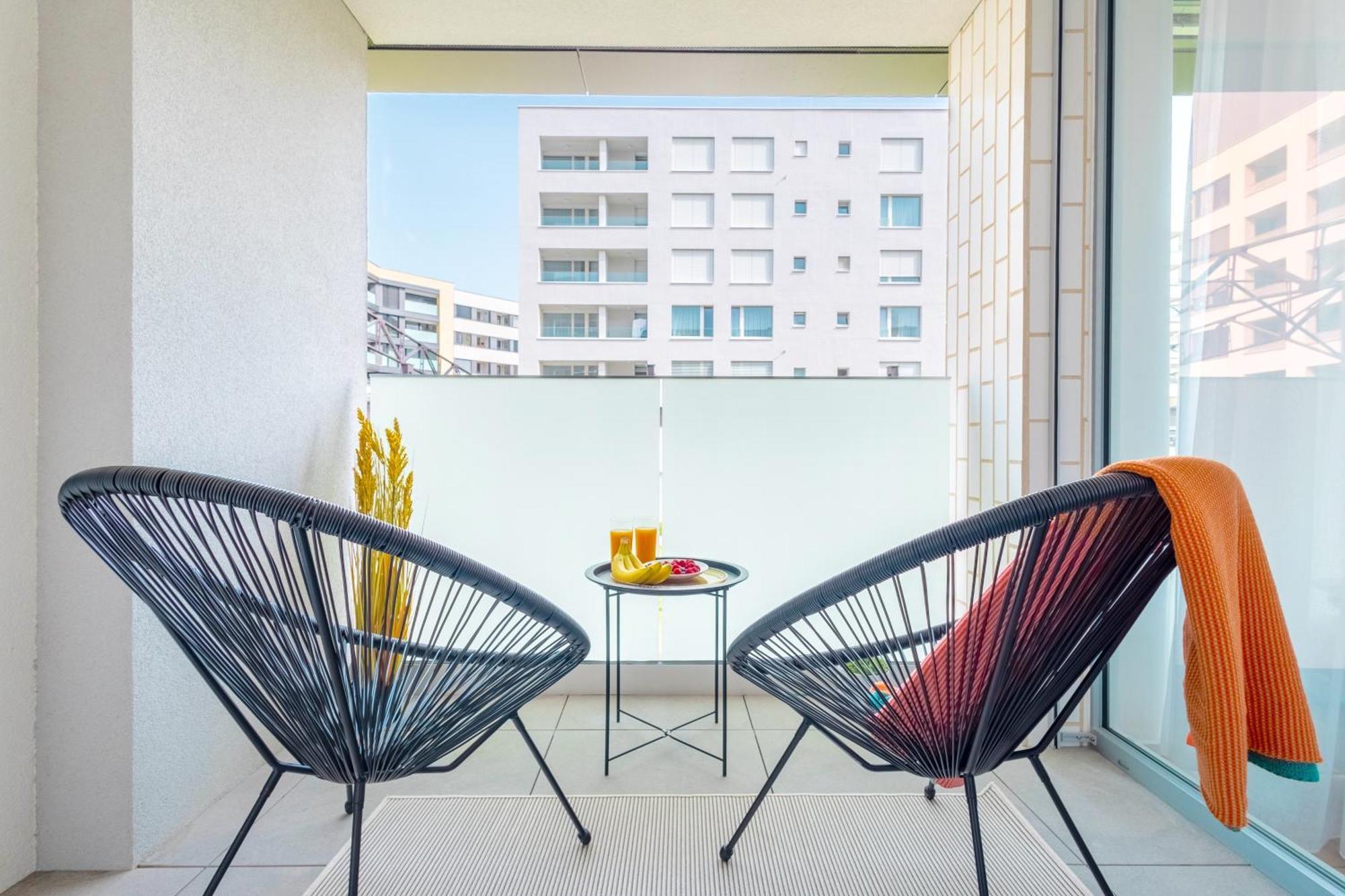 Yellow Apartment - Balcony, Free Parking, By Gravity Πράγα Εξωτερικό φωτογραφία