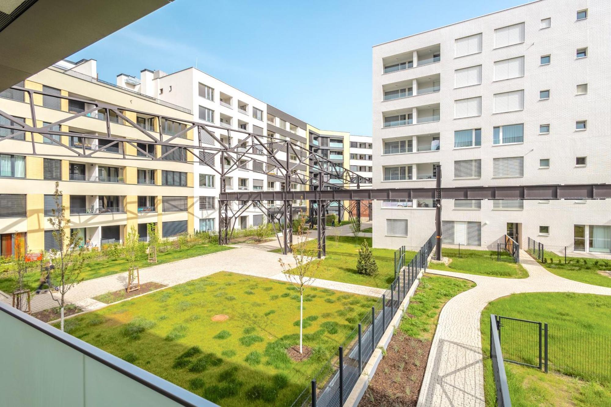 Yellow Apartment - Balcony, Free Parking, By Gravity Πράγα Εξωτερικό φωτογραφία